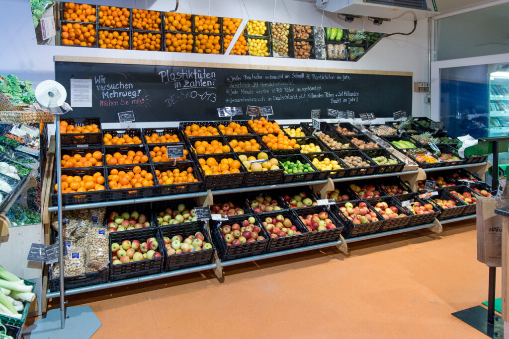 Obst- und Gemüseabteilung im Bioladen Köln City