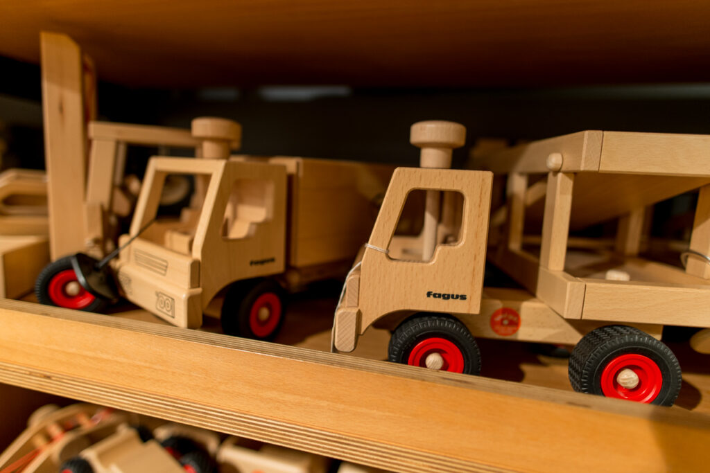 Lastwagen aus Holz bei SpielundKleid