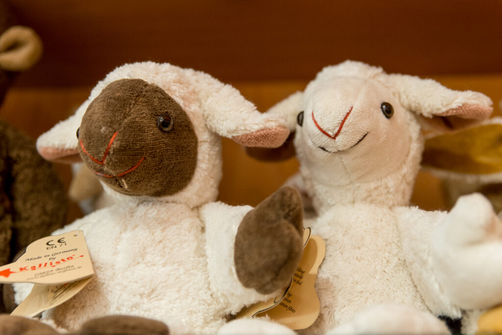 Kuscheltiere aus Wolle bei SpielundKleid